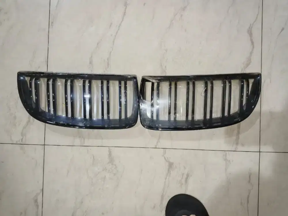 Dijual Grill BMW warna black glossy