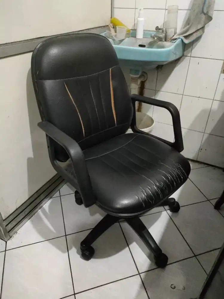 Kursi Kantor Bekas