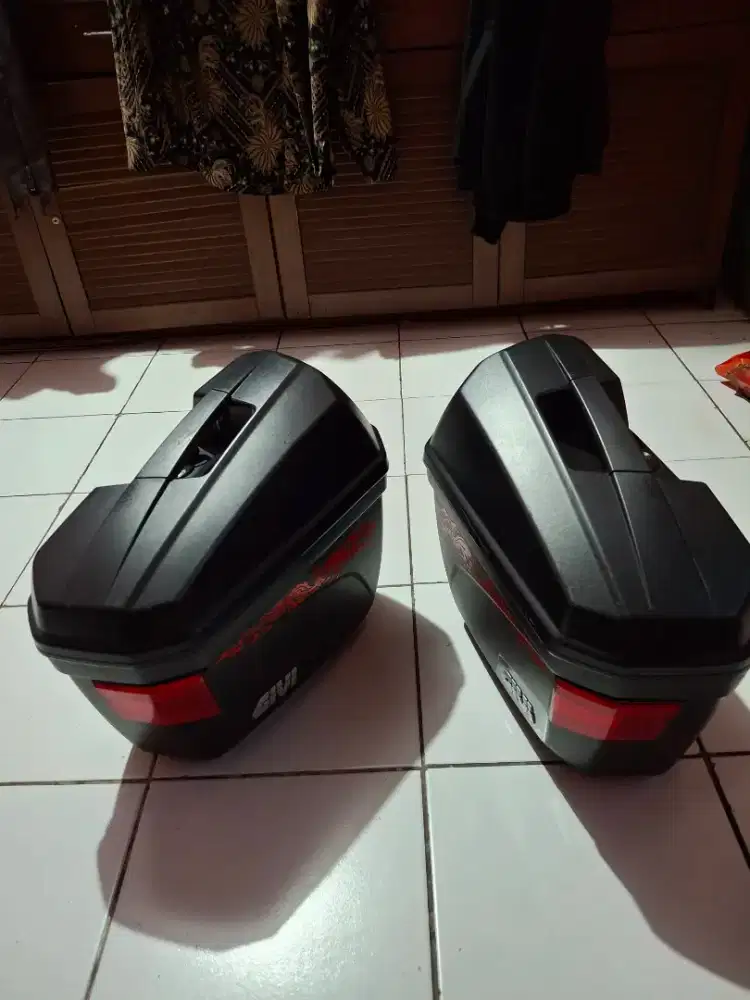 Side box givi e22