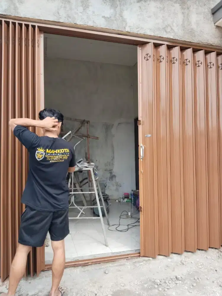 Produsen pintu harmonika