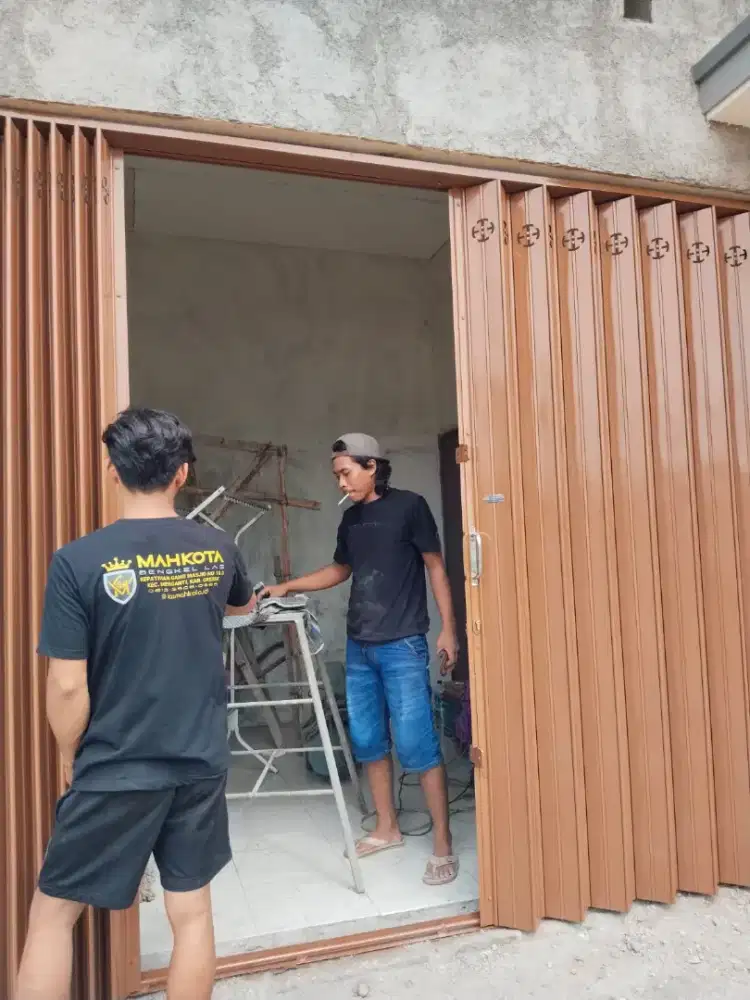 Produsen pintu harmonika