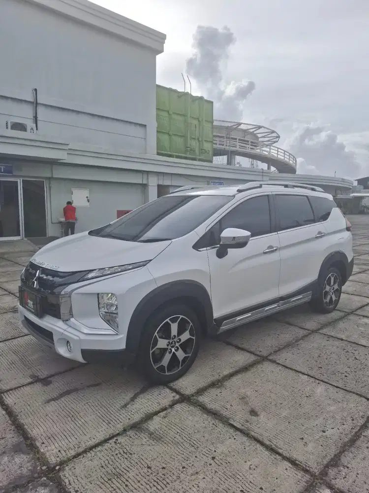 (TDP 15 JUTA) MITSUBISHI XPANDER CROSS 1.5 AT 2021 PUTIH.
