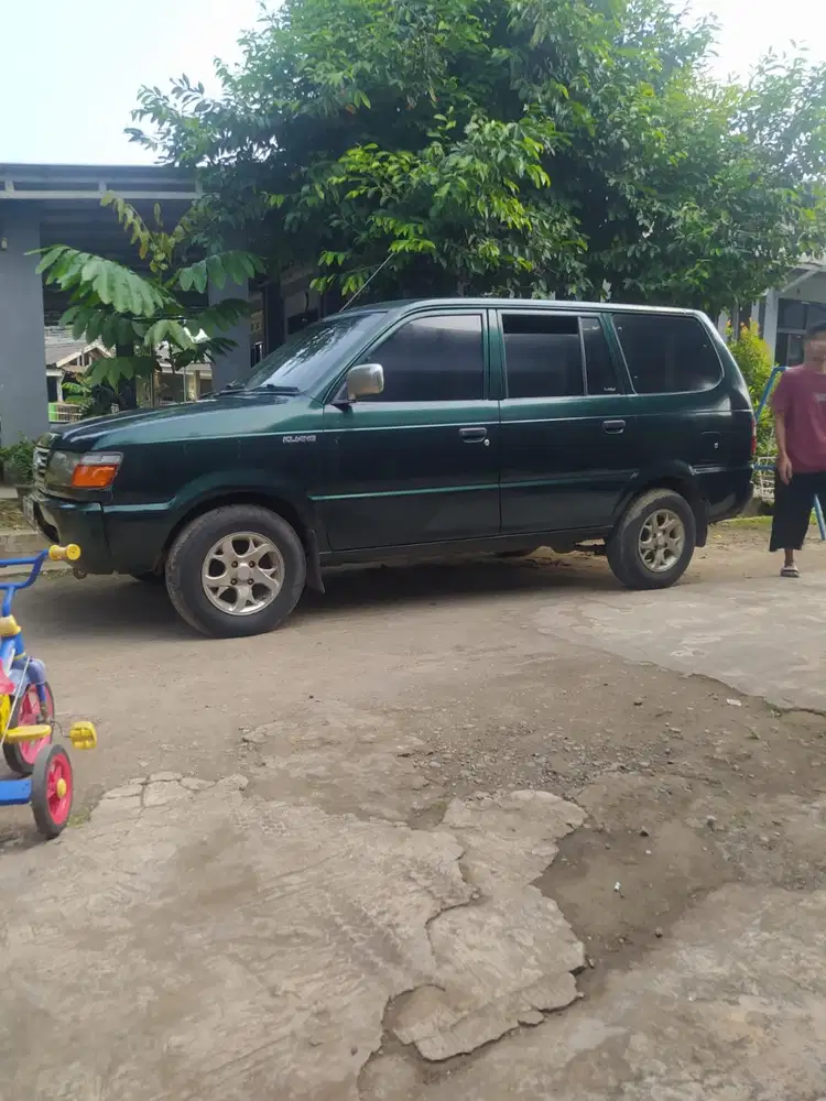 Mobil Kijang Kapsul Hijau Second thn 99