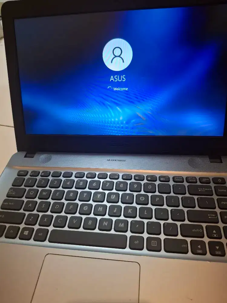 Laptop Asus x441ba AMD A4 ram 8 hdd 500g normal