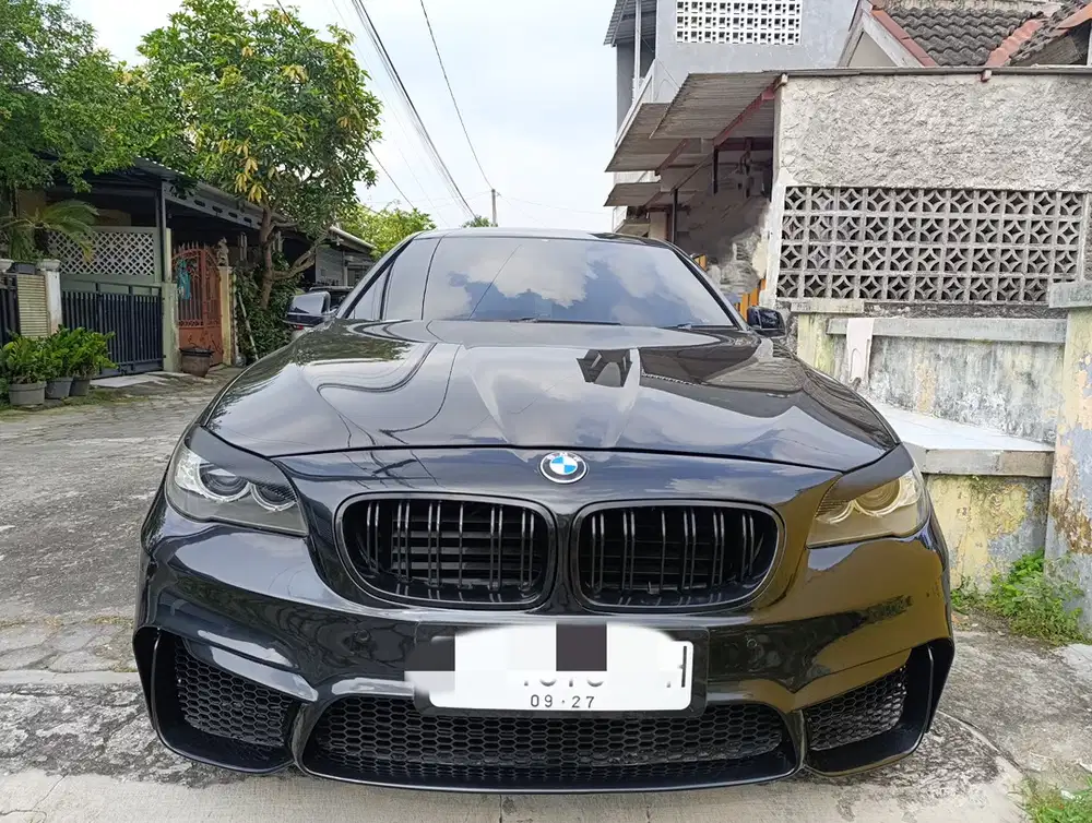 BMW 523i 2012 Bensin