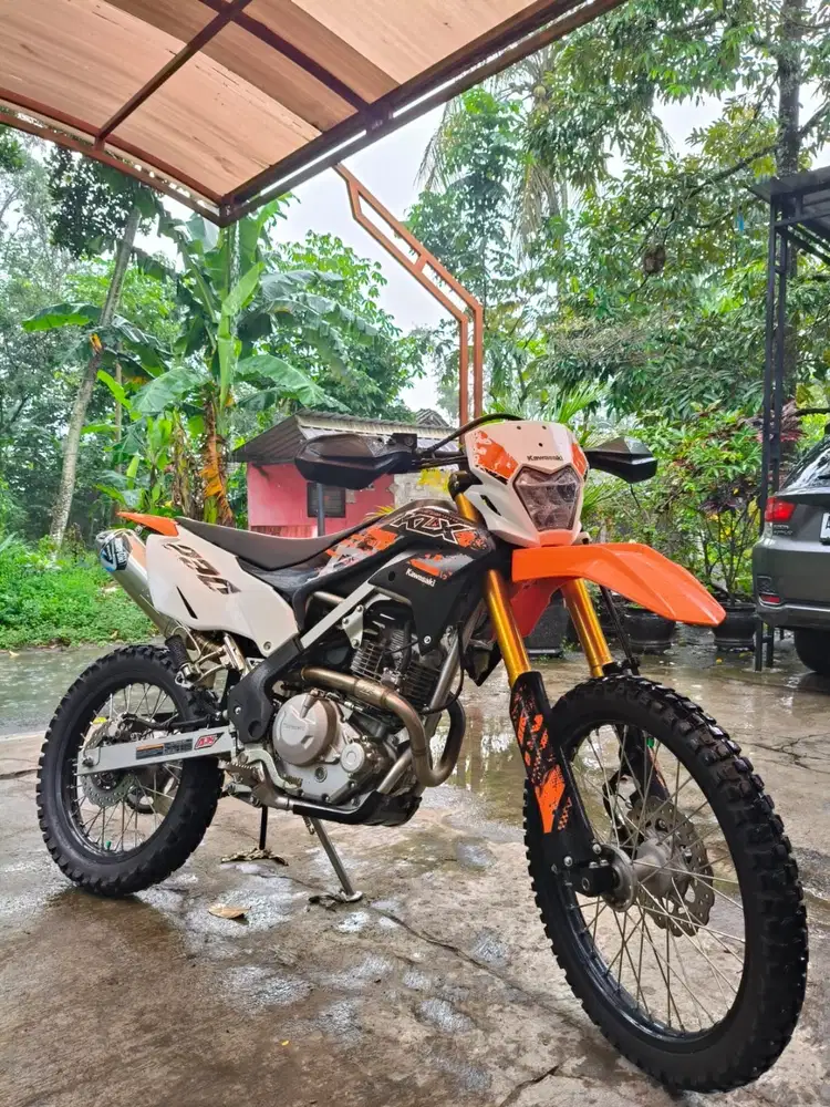 KLX 230cc putih oranye