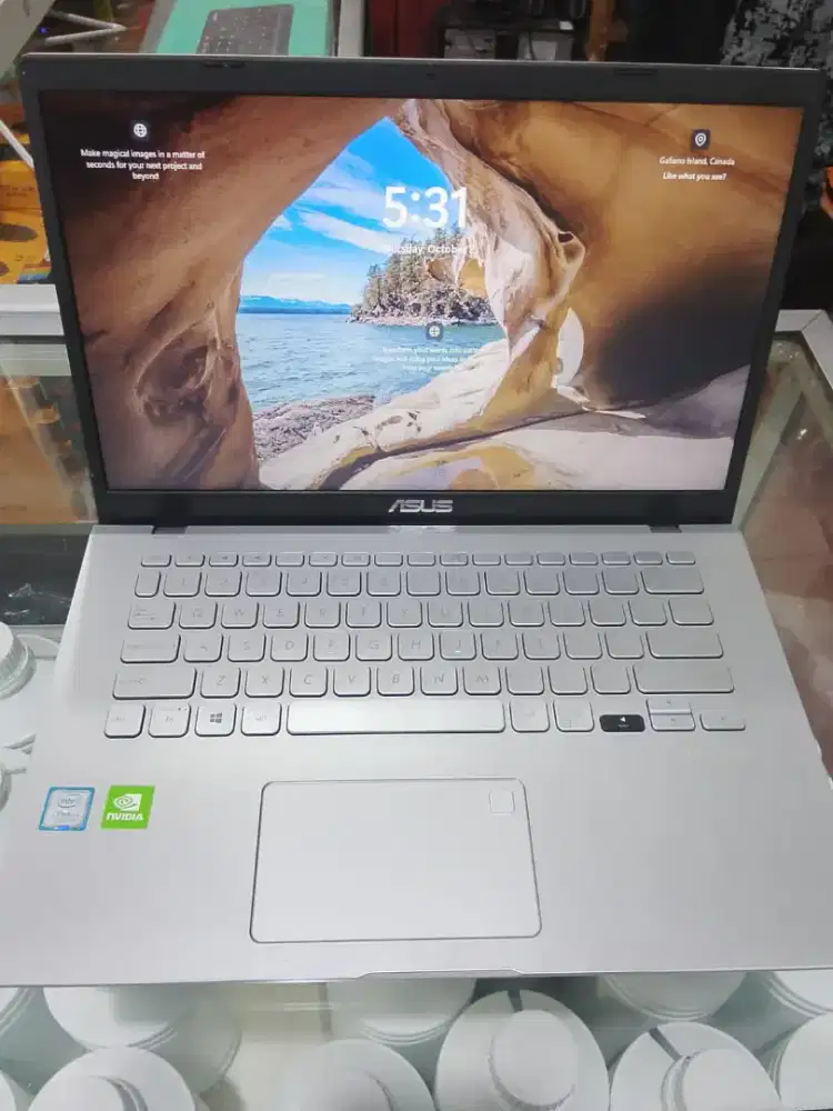 Laptop ASUS VIVOBOOK  Core i3