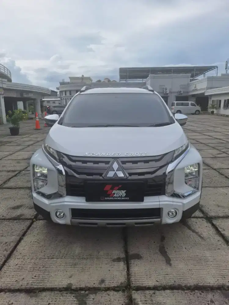 (TDP 15 JUTA) MITSUBISHI XPANDER CROSS 1.5 AT 2021 PUTIH