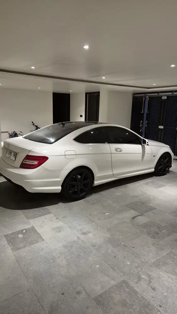 Mercedes-Benz C250 2012 Bensin