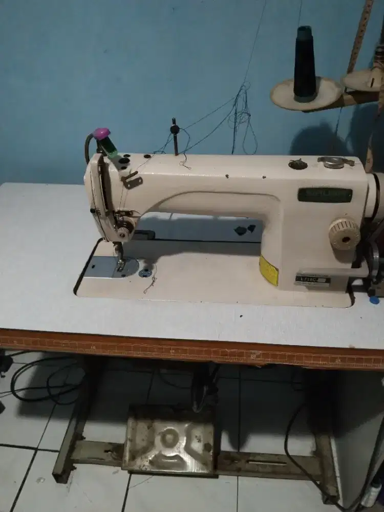 Bismilah dijual aj mesin industri sm obras