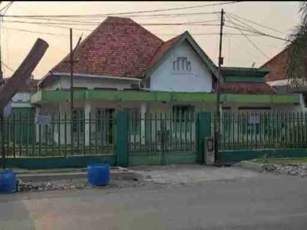 Jual Rumah Raya Kalasan Surabaya cocok untuk cafe resto gudang