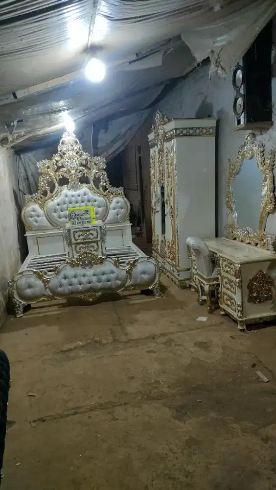 Tempat tidur dipan set kamar ukir full kayu jati