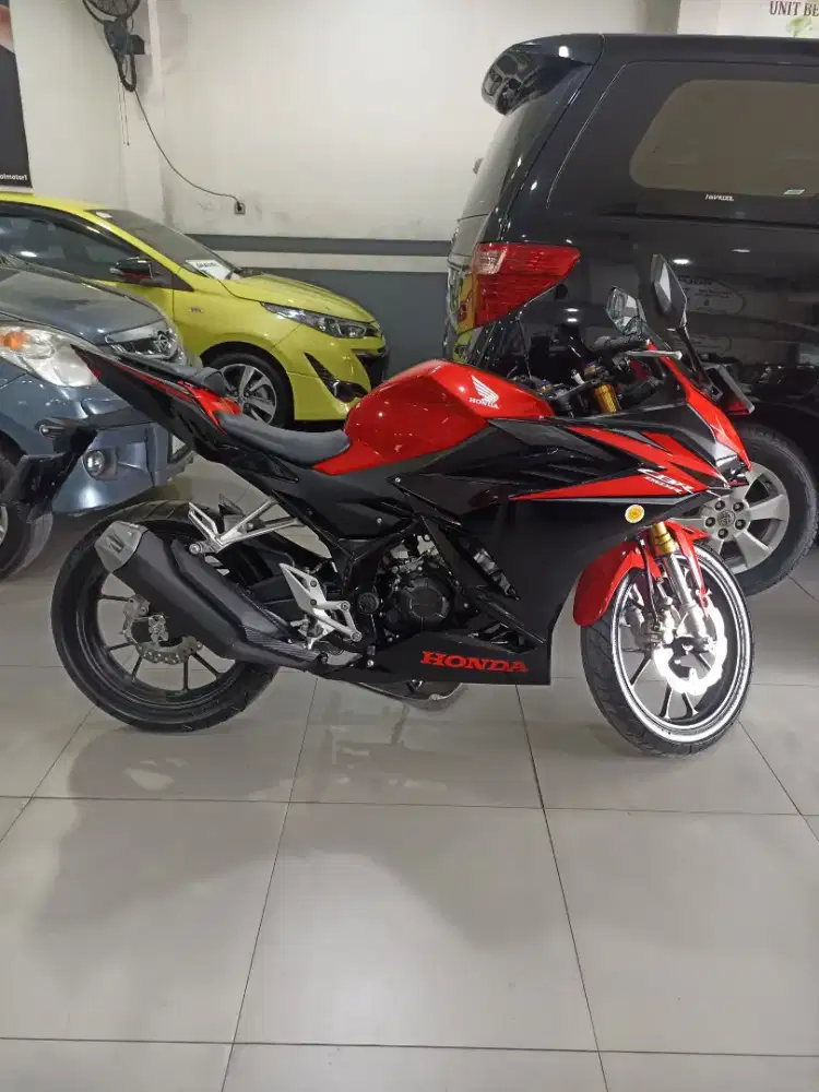 CBR 150 R 2024 km 800 perak