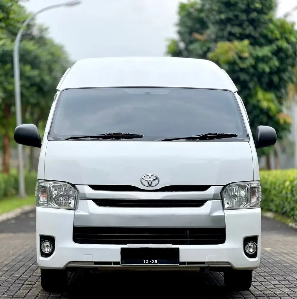 Bs Dp 1 jt Low KM 110rb an Toyota Hiace Commuter 2017 solar diesel