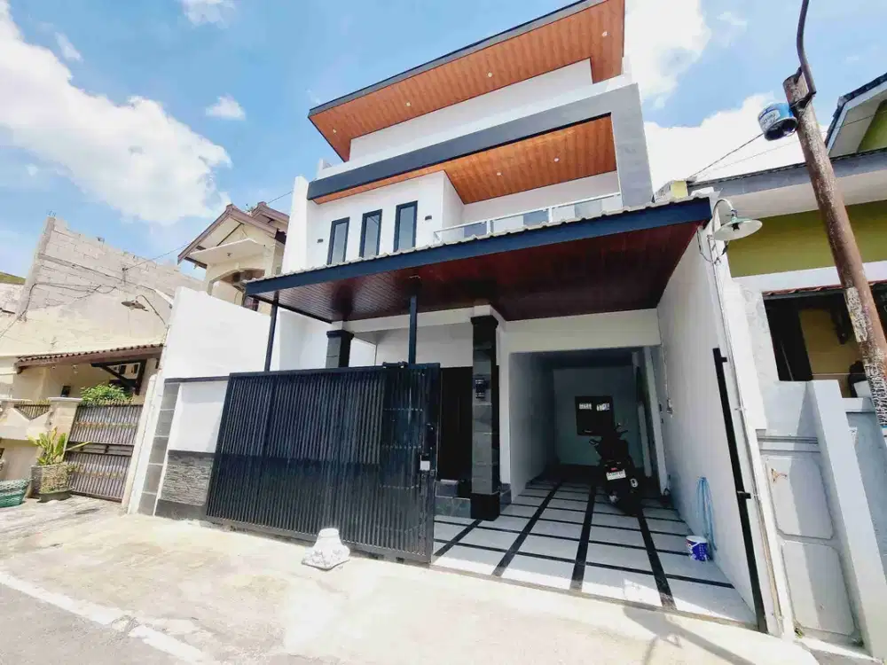 Rumah Mewah 2 Lt Baru  Di Fajar Indah Baturan