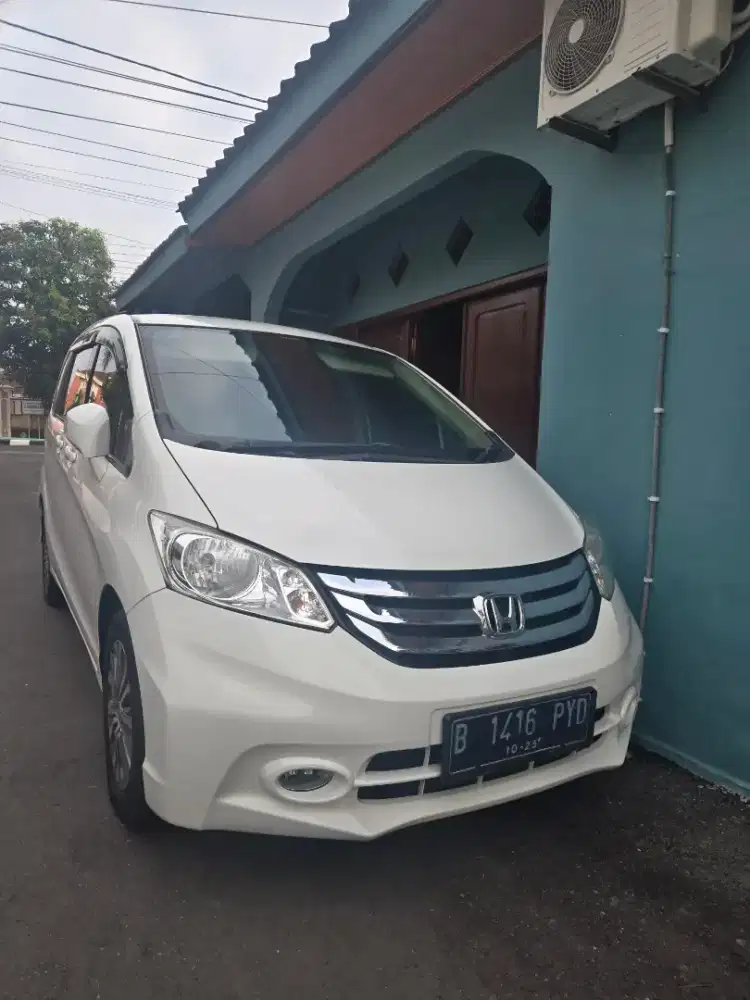 Honda Freed PSD 2015 tipe tertinggi last edition