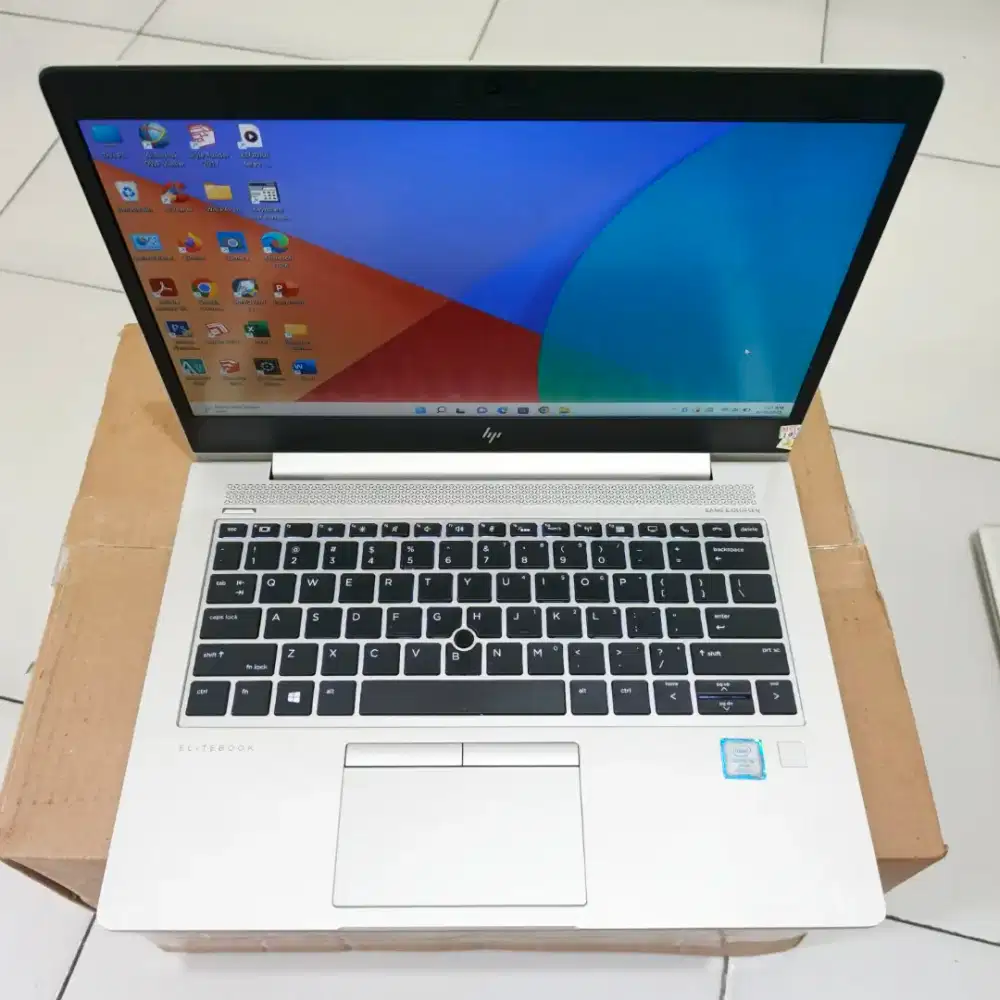 Gen8 Touchscreen Ram 8gb ssd 256gb Core i5 Laptop Hp 83G5