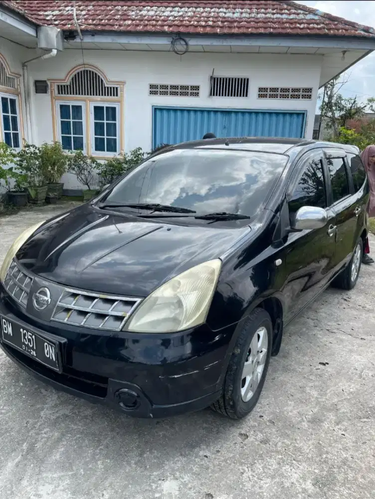 DIJUAL NISSAN GRAND LIVINA XV METIC