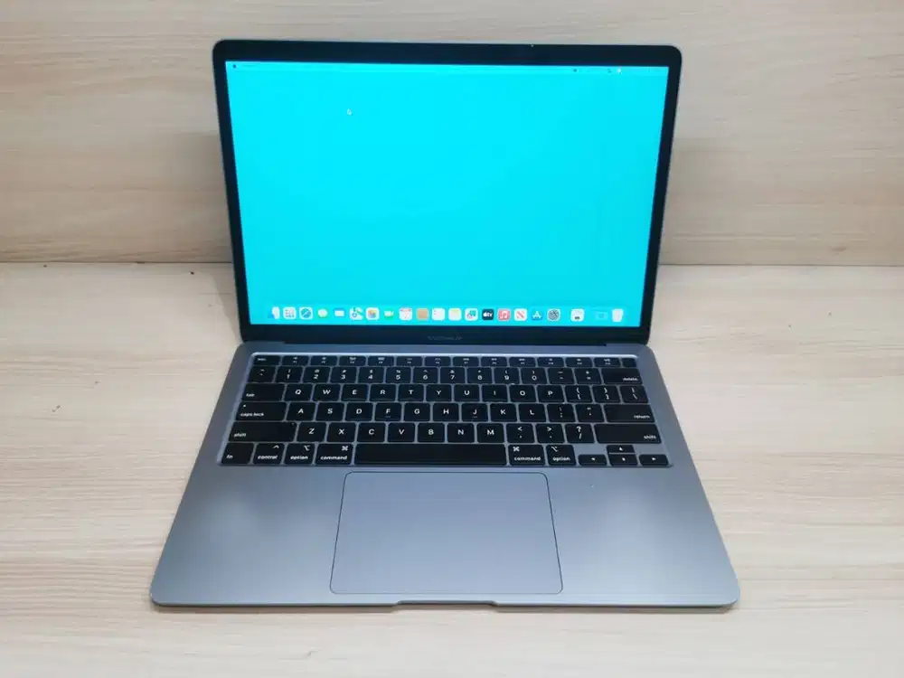 Macbook Air 2020 13inch Core i5 8GB 256GB