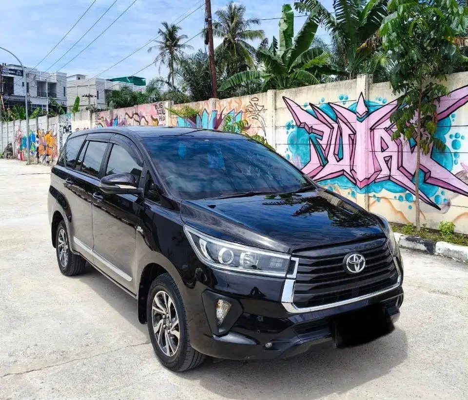 Innova V LUXURY BENSIN MATIC 2022
