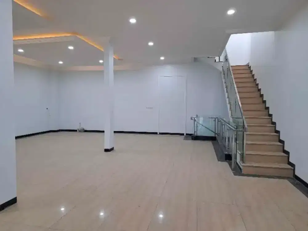 Rumah Cantik Rapi Siap Huni di Taman Surya Kalideres Jakarta Barat