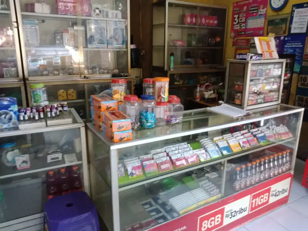 DI BORONG, ETALASE, SHOWCASE DAN BESERTA ISINYA