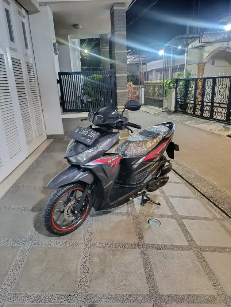 Bissmillah dijual motor Honda Vario LED old 125cc 2016 istimewa