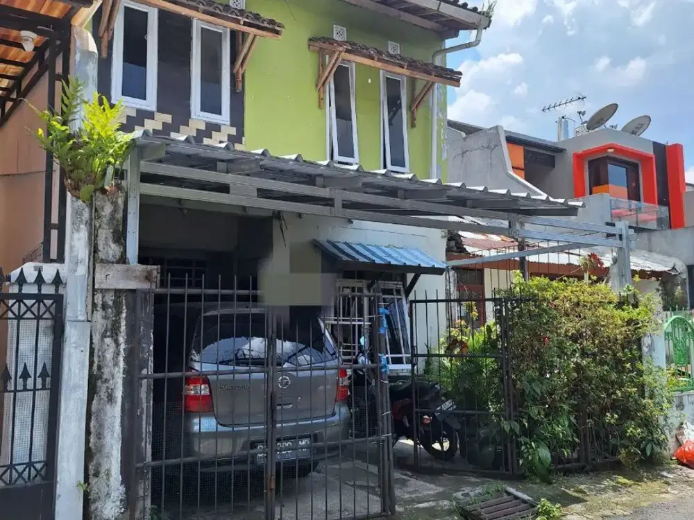 Rumah lama Dilalui jalur Angkot area turangga Buahbati dekat sesko tni
