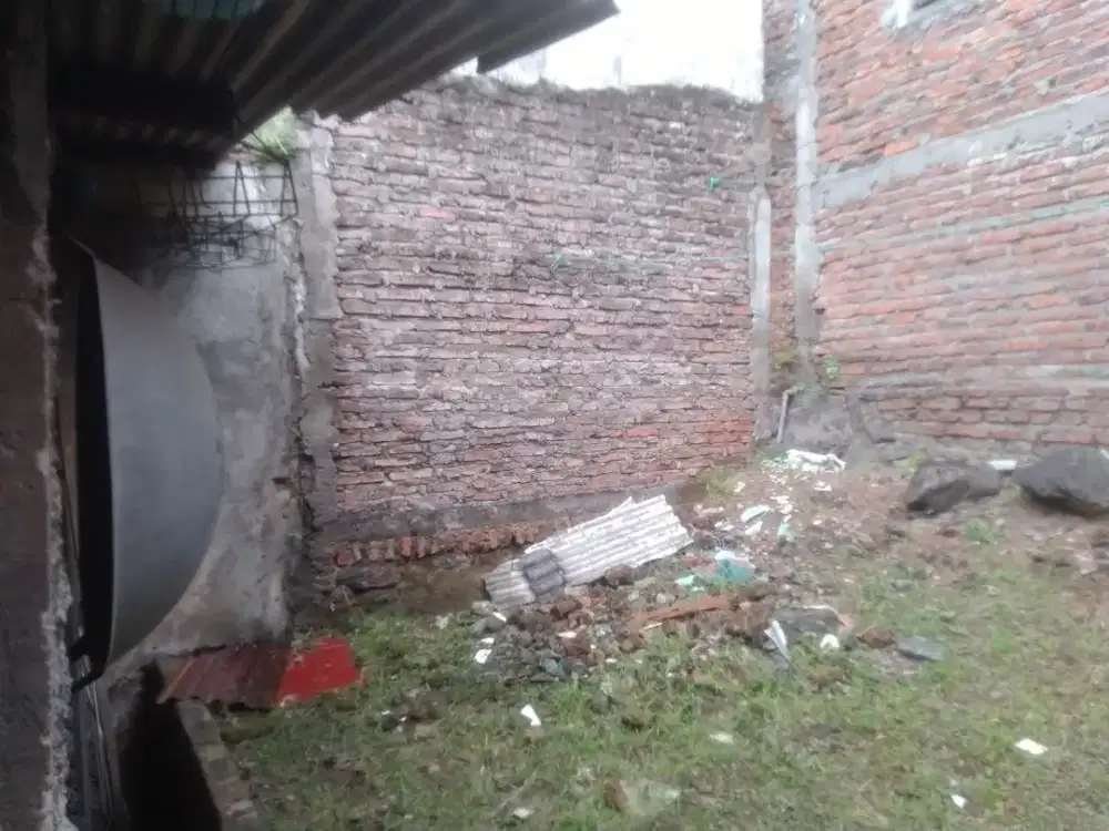 Dijual murah rumah ready tanah luas di Perumnas Banyumanik kh