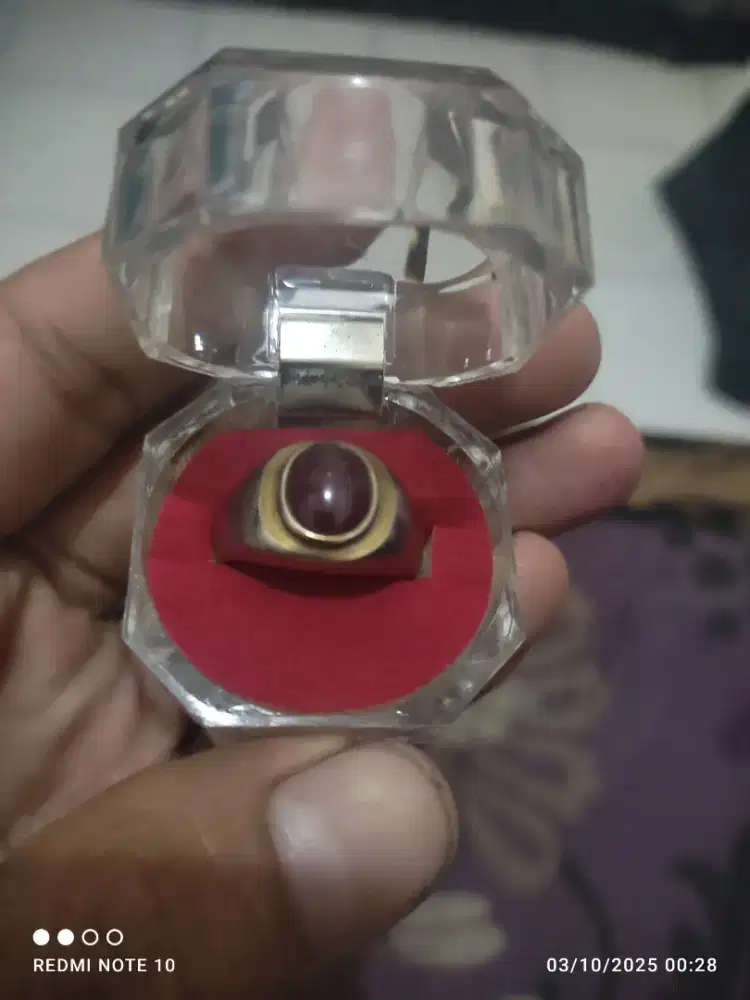 Batu ruby Merah darah
