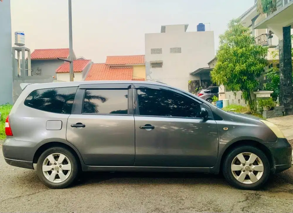 Nissan Grand Livina 1,5SV MT 2010