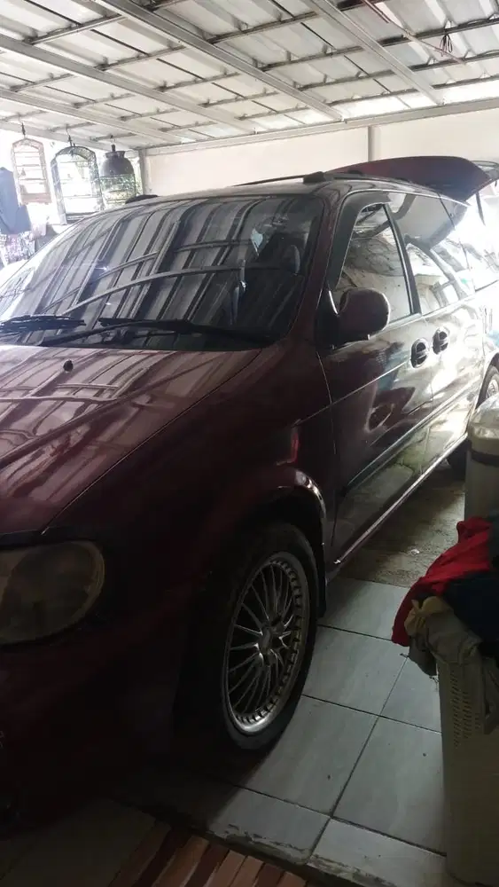 Kia Carnival 2000 Bensin
