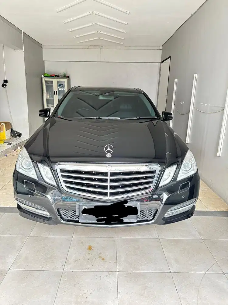 Mercedes-Benz E300 2011 Bensin