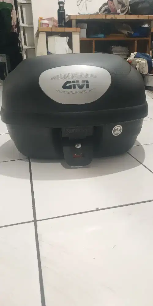 BOX GIVI E33 NX
