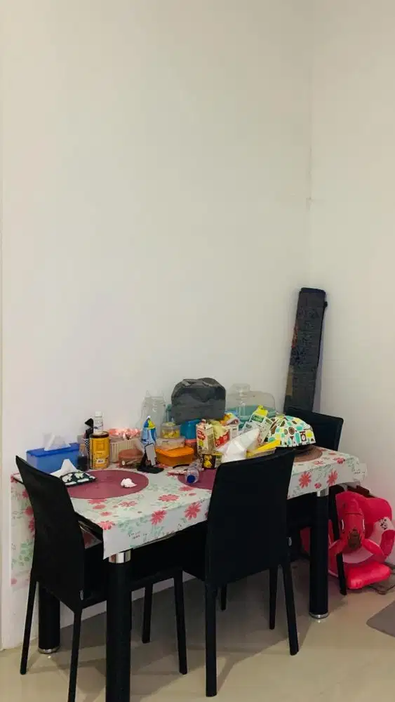 MEJA MAKAN INFORMA