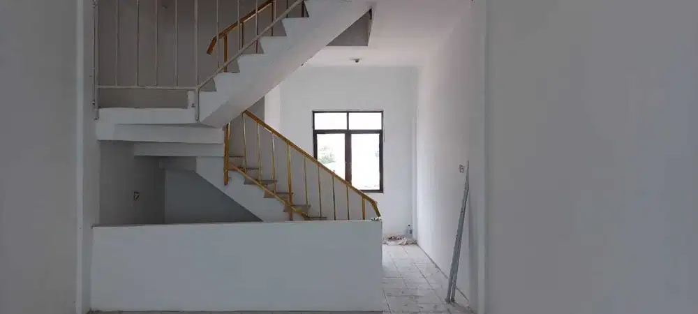 Ruko 2.5lt SHM Luas 253 di pasar rebo cocok utk usaha ciracas jakarta
