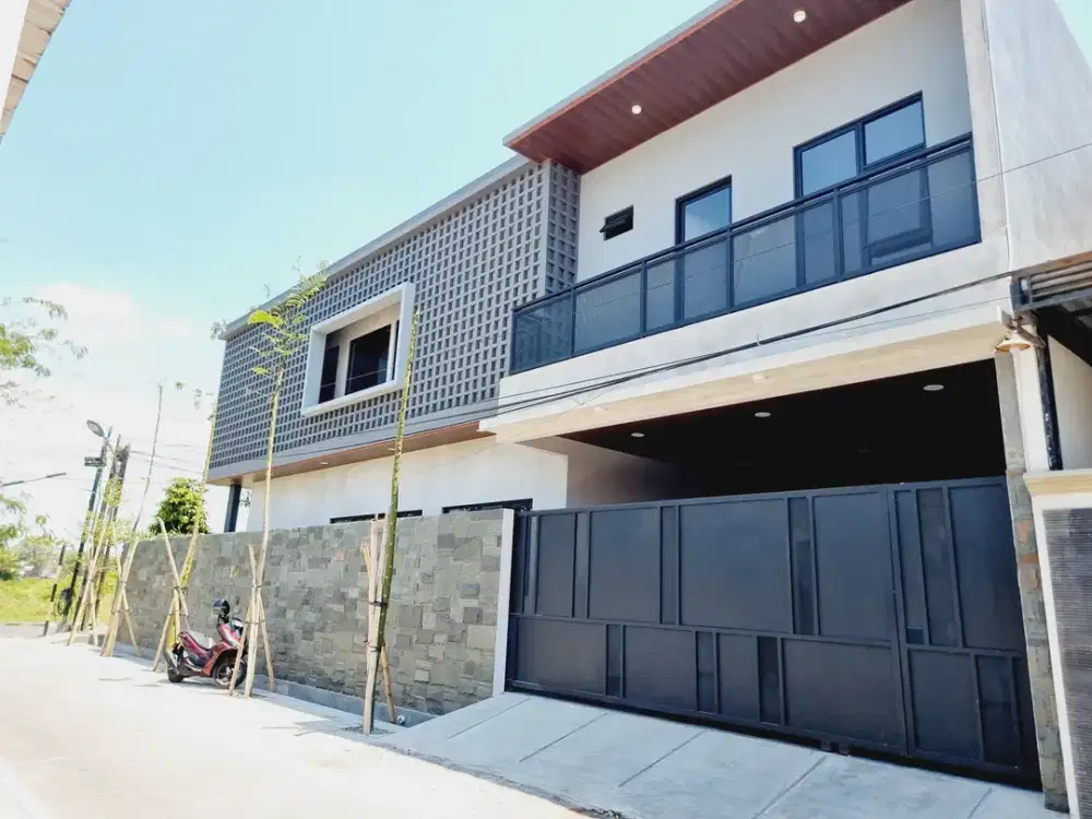 Rumah Baru 2 Lt Design Industrial Ada Private Pool Solo Kota