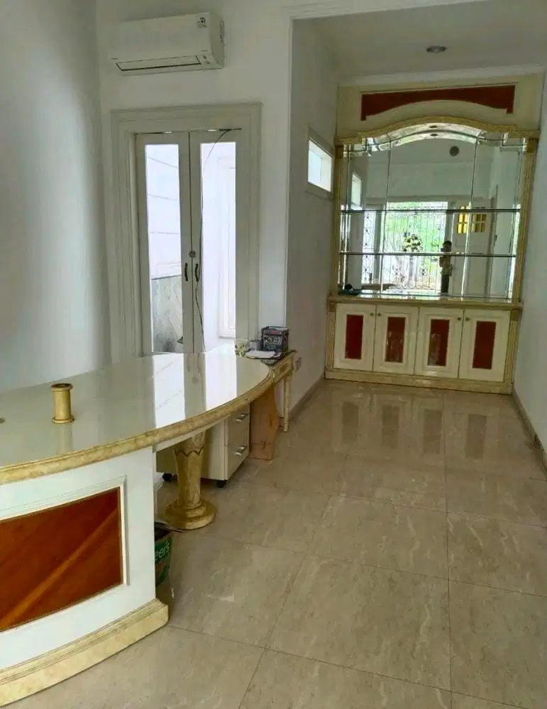 RUMAH JL SUMATERA