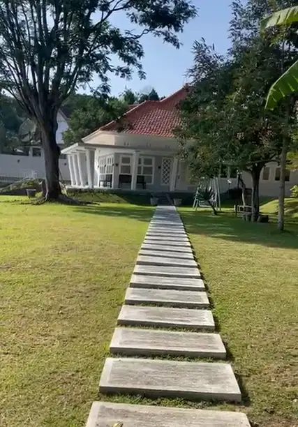 Villa Tretes, 0 Jalan raya