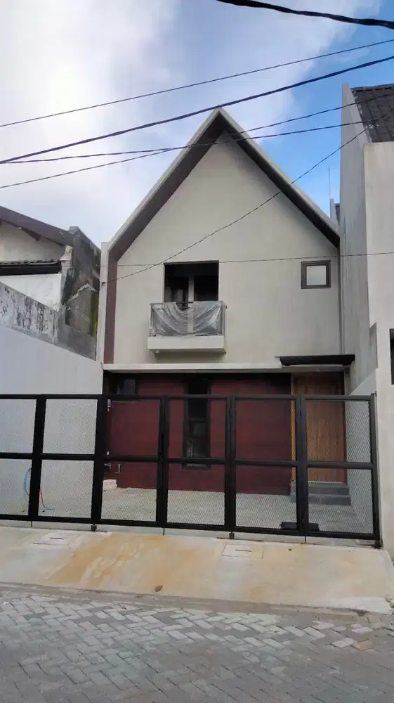 Rumah Kutisari Surabaya Baru Gress