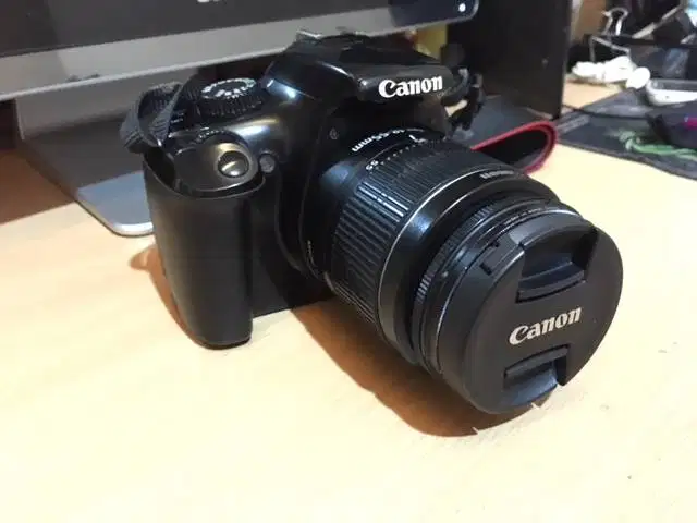 Kamera slr canon 1100D lengkap camera kondisi baik bukan mirrorlens
