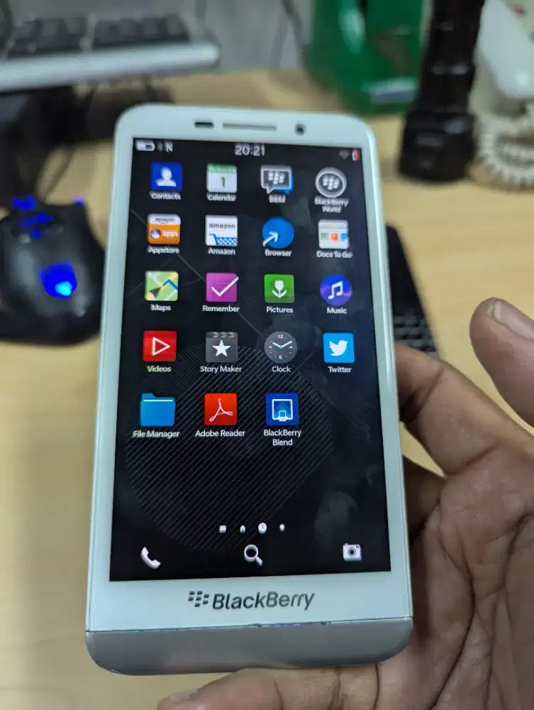 Blackberry Z30 Putih mulus