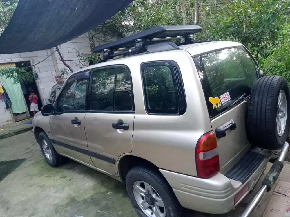 Suzuki Escudo 2004 Bensin
