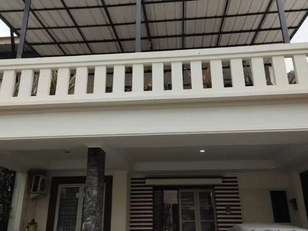 Disewakan Murah Rumah Dua Lantai Full Furnished Kota Wisata Cibubur