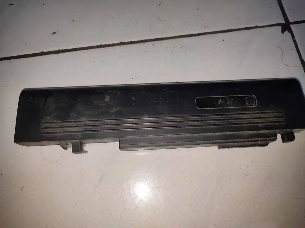 Baterai Dell U011C kalau mau tes bawa laptopnya