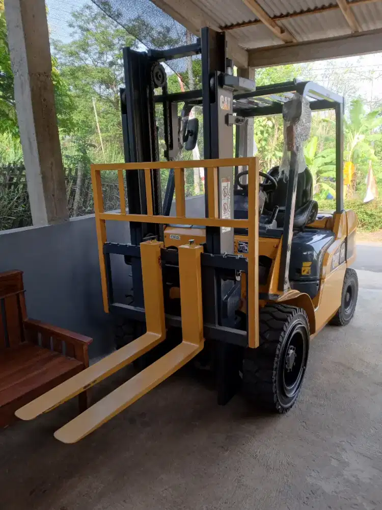 Forklift 3 Ton Mast 3 meter Caterpillar 2020