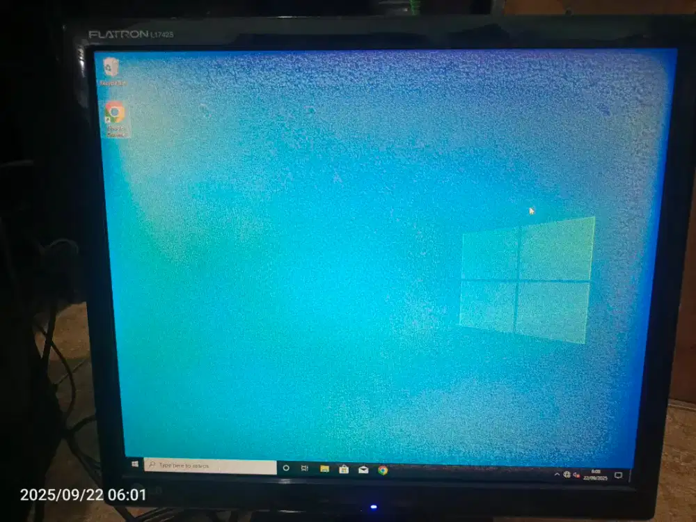 Monitor LED LG 17 inch nyala layar berjamur