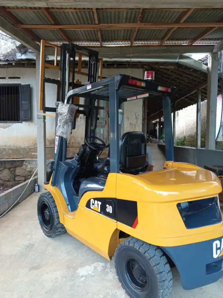 Forklift Caterpillar 3 Ton 2020 Mast 3 meter