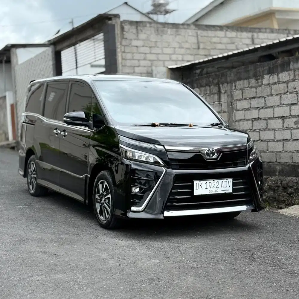 Toyota Voxy 2018 Dp 17jt
