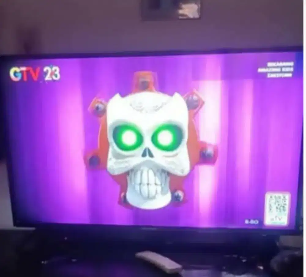 TV DIGITAL POLYTRON 43INC + BREKET + ANTENA DIGITAL